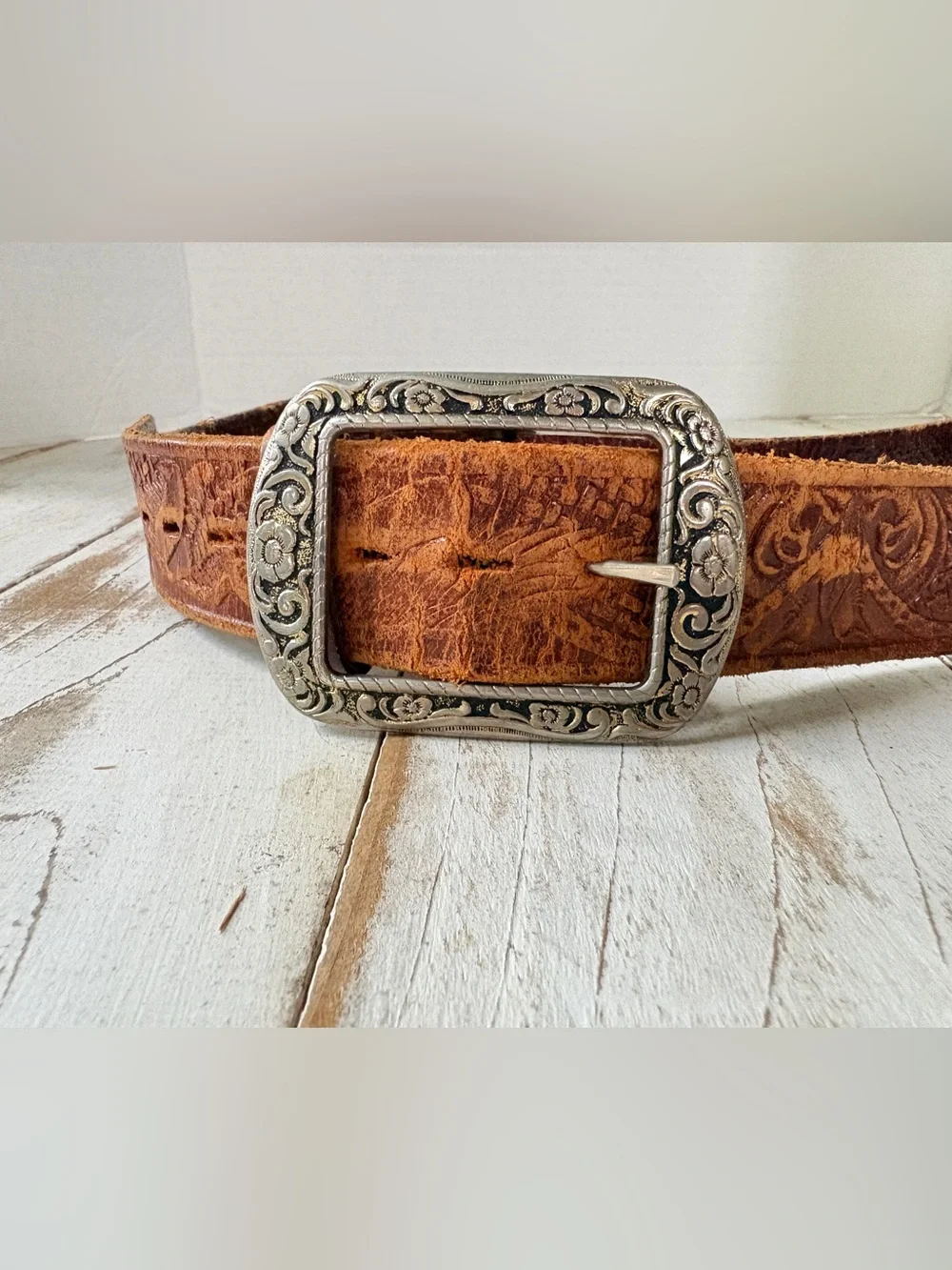 Vintage western top grain leather belt tooled made in Mexico silver buckle sz 44